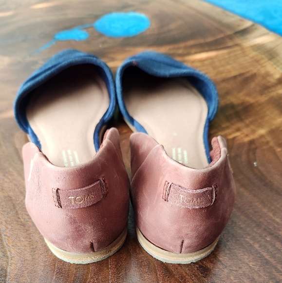 Toms Navy and Leather Flats | size 7.5 - Picture 4 of 6